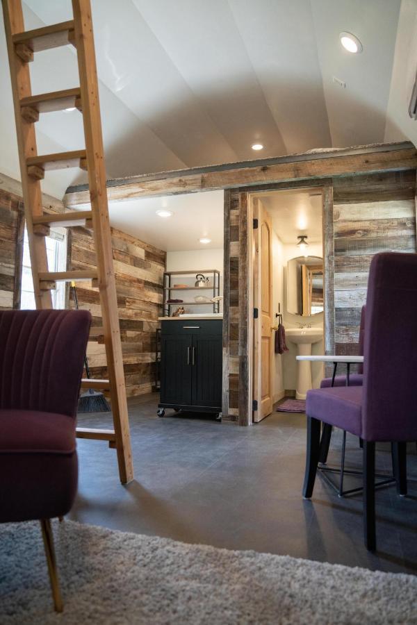 The Huckleberry A Teton Tiny Home ドリッグス エクステリア 写真