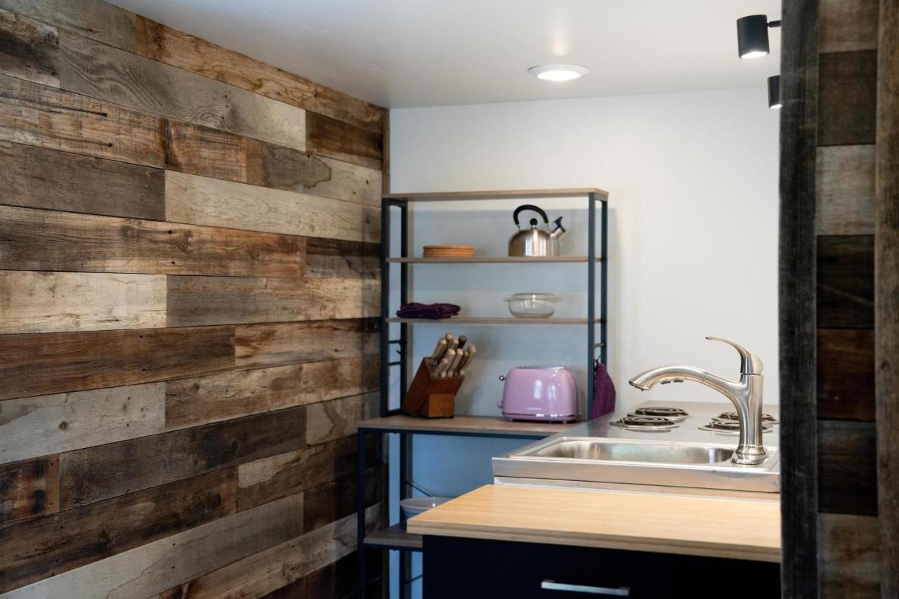 The Huckleberry A Teton Tiny Home ドリッグス エクステリア 写真