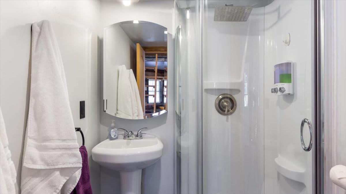 The Huckleberry A Teton Tiny Home ドリッグス エクステリア 写真
